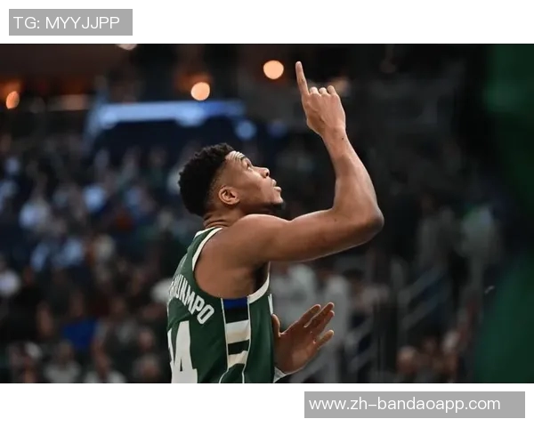 小里盛赞字母哥风度翩翩湖记调侃其在比赛用球管理上有所提升