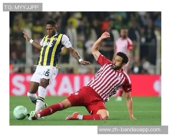 阿拉木图凯拉特门将母亲因年轻外貌走红球迷误以为是姐弟关系 阿拉木图凯拉特门将母亲因年轻外貌走红球迷误以为是姐弟关系