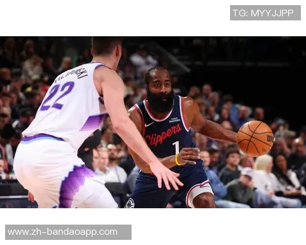 哈登三节表现稳定贡献16分10助攻4抢断带领球队取得积极正负值